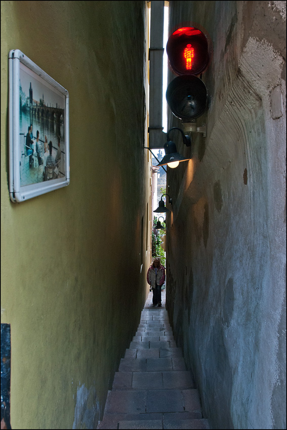 2071003 1221 Ampel Prag 850v