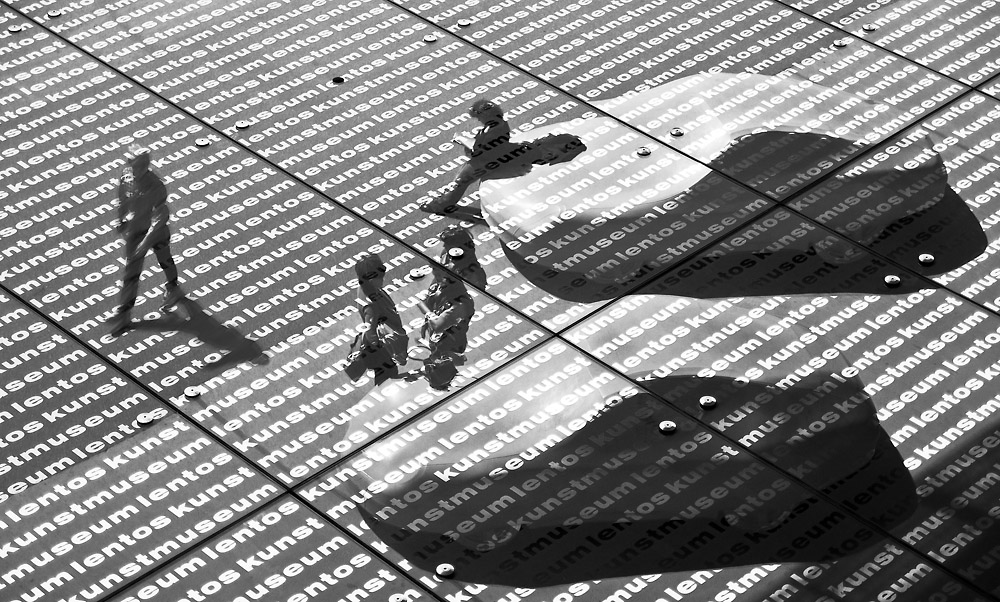 2090502 6758b sw SpiegelBild Lentos