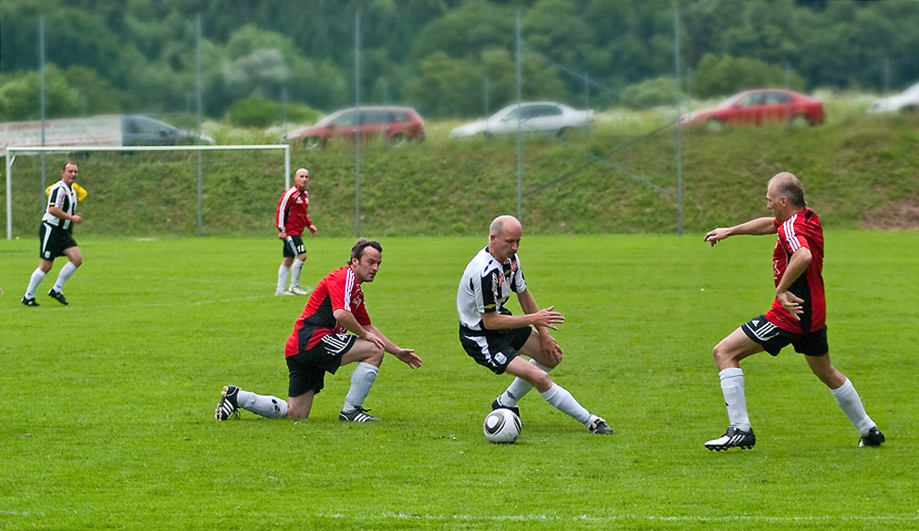 2100618 0740e Fussball