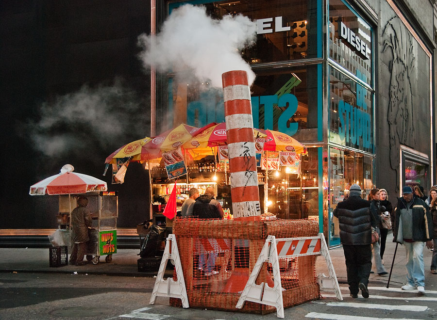 2101101 2775b Kiosk  NYC 900h