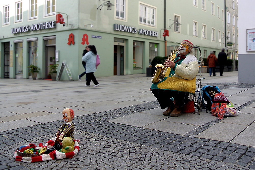 2121109 6562 Strassenmusikant Passau