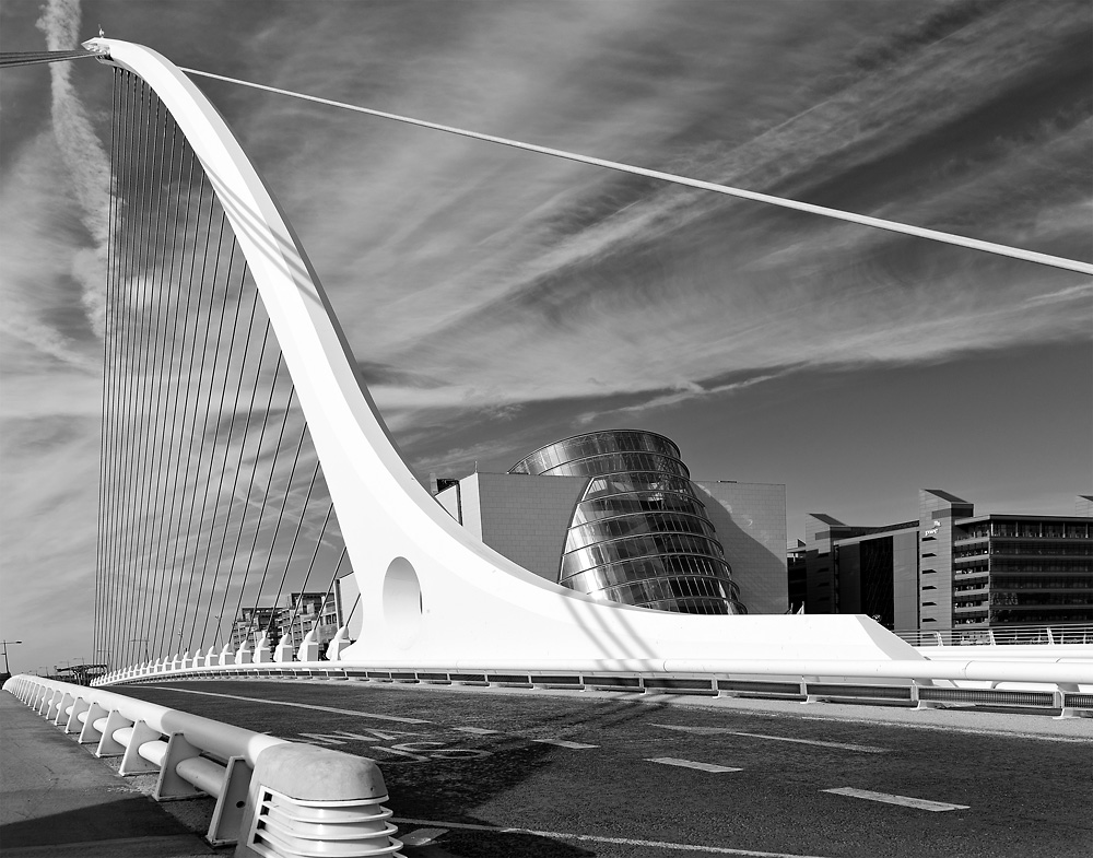 2130525 1307b sw Samuel Beckett Bridge Dublin