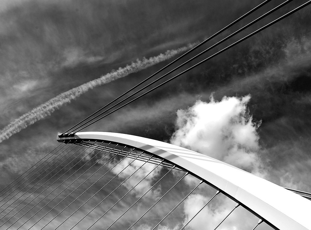 2130525 1312 sw Samuel Beckett Bridge Dublin 1000h