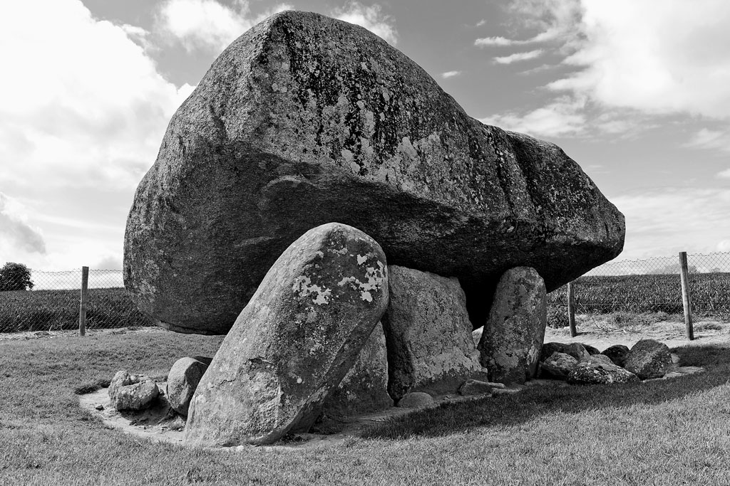 2130526 1477 sw Brownshill Dolmen 1024