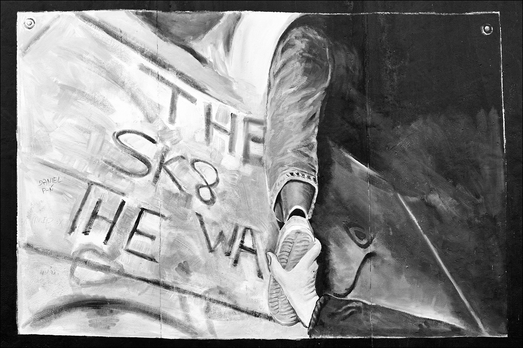 23 Eastside Gallery SK8  - Berlin 09-2012