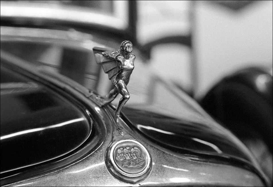 25 Kühlerfiguredited
Graham Model 8, 1933
105/2,5 Ais