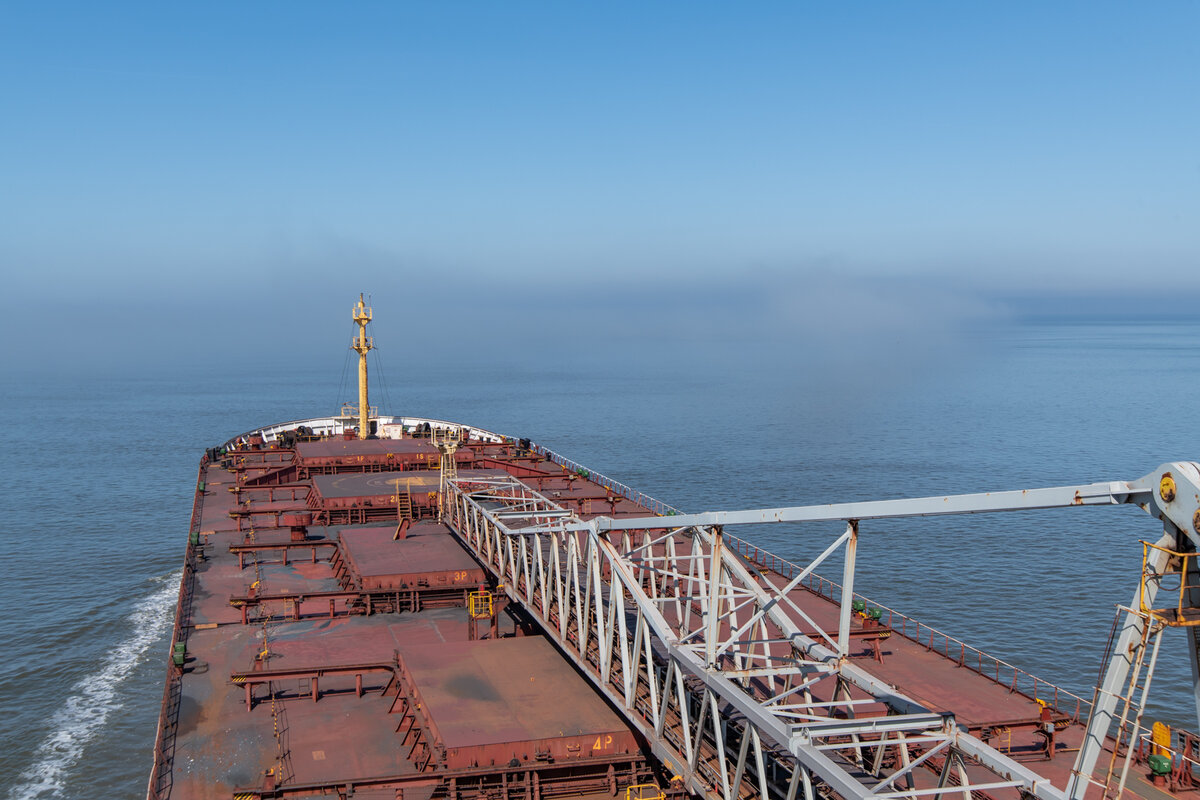 250222 Weser Stahl Nebel-1.jpg