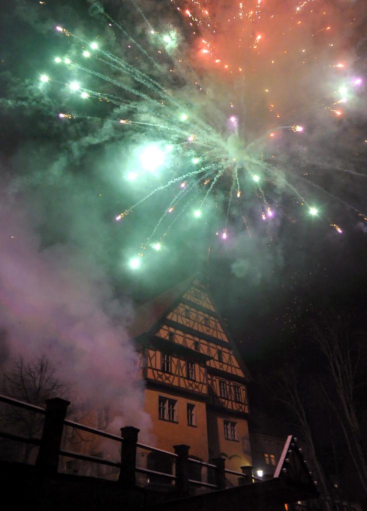 31. Dezember 2008, Mitternacht: Das Landestheater Dinkelsbühl startet mit einem Brillantfeuerwerk ins Jahr 2009