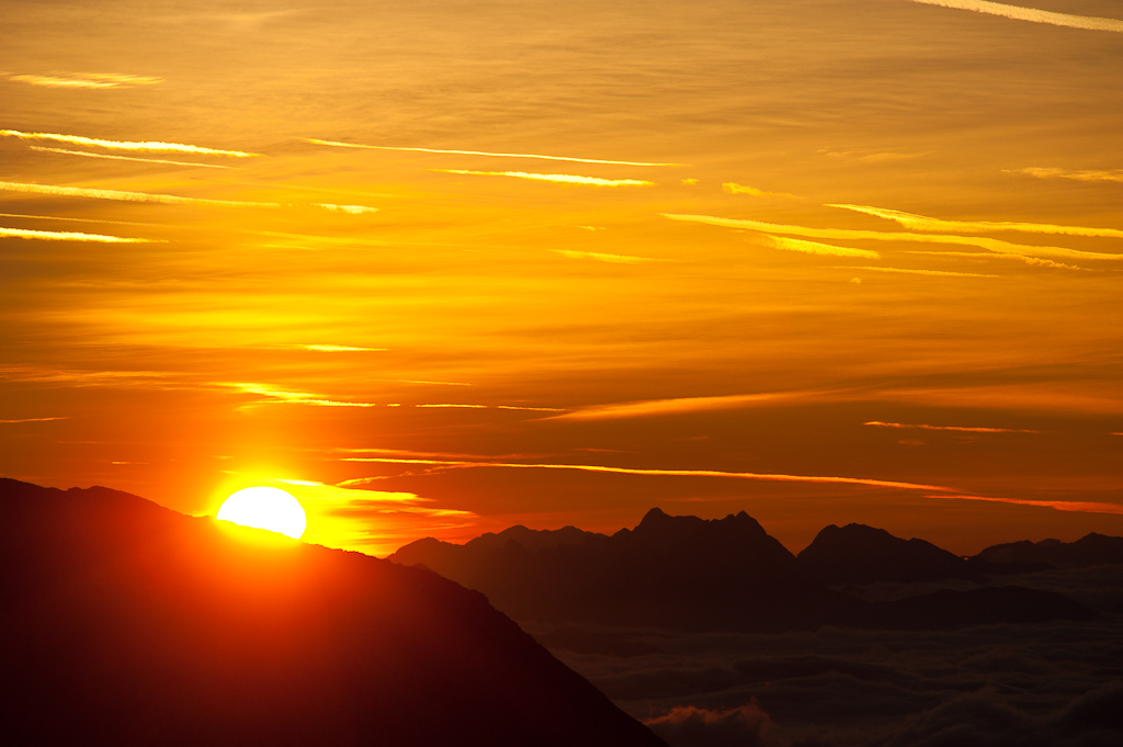 40 Sonnenaufgang über dem Dachstein
