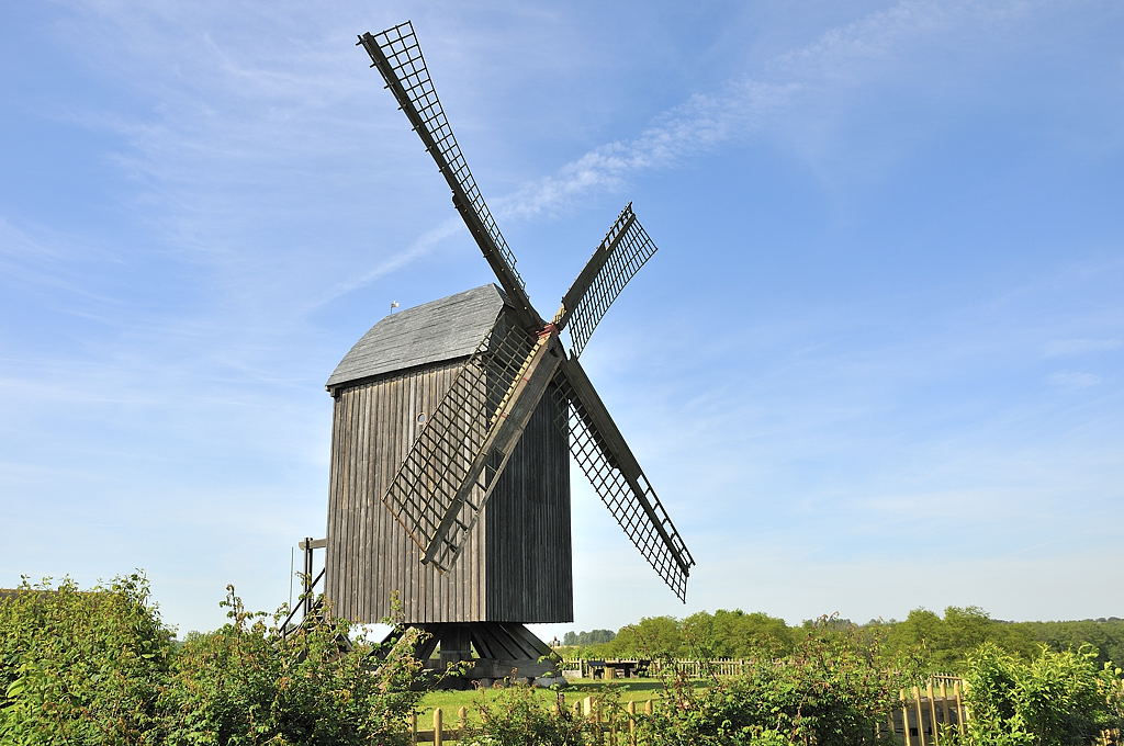 48501