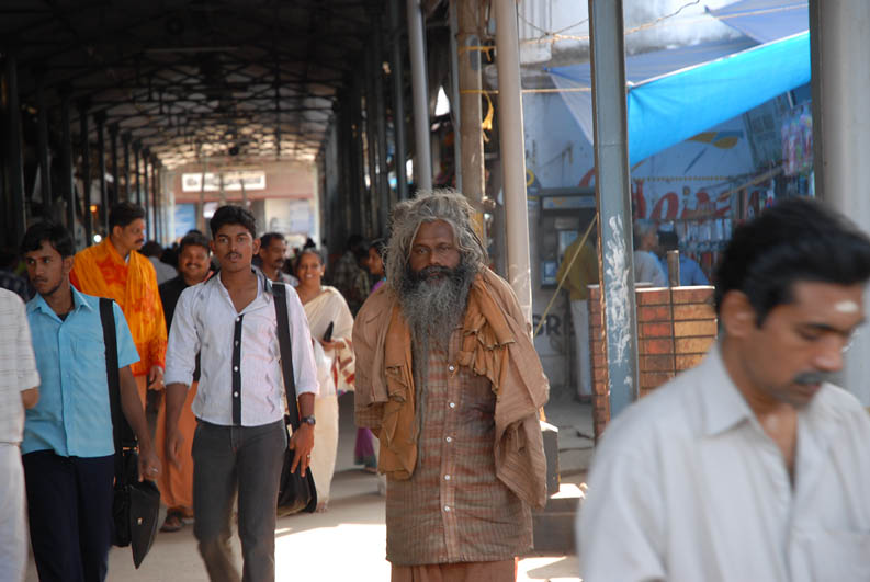 600000 people are living in Cochin (Kerala)