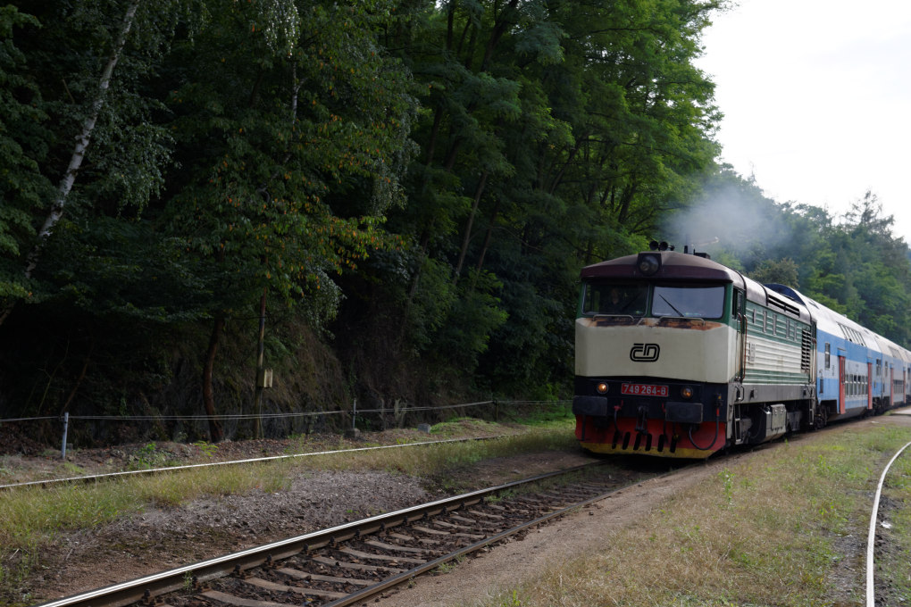 610 4700 Bardotka 749 264 8