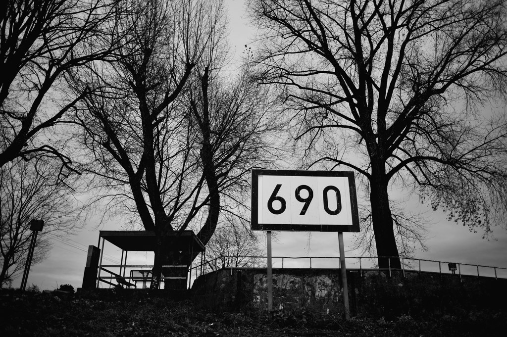 690