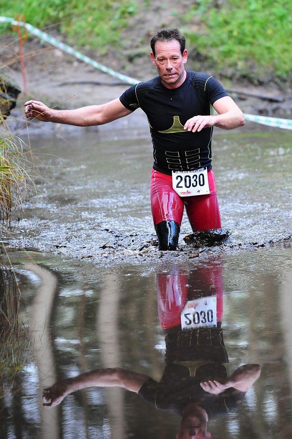 705 2927 jiw - 2. Trail Relay in Schwanewede - Mark Schütte (2030) im Tümpel