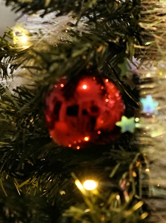 _Spuk am Weihnachtsbaum.jpg