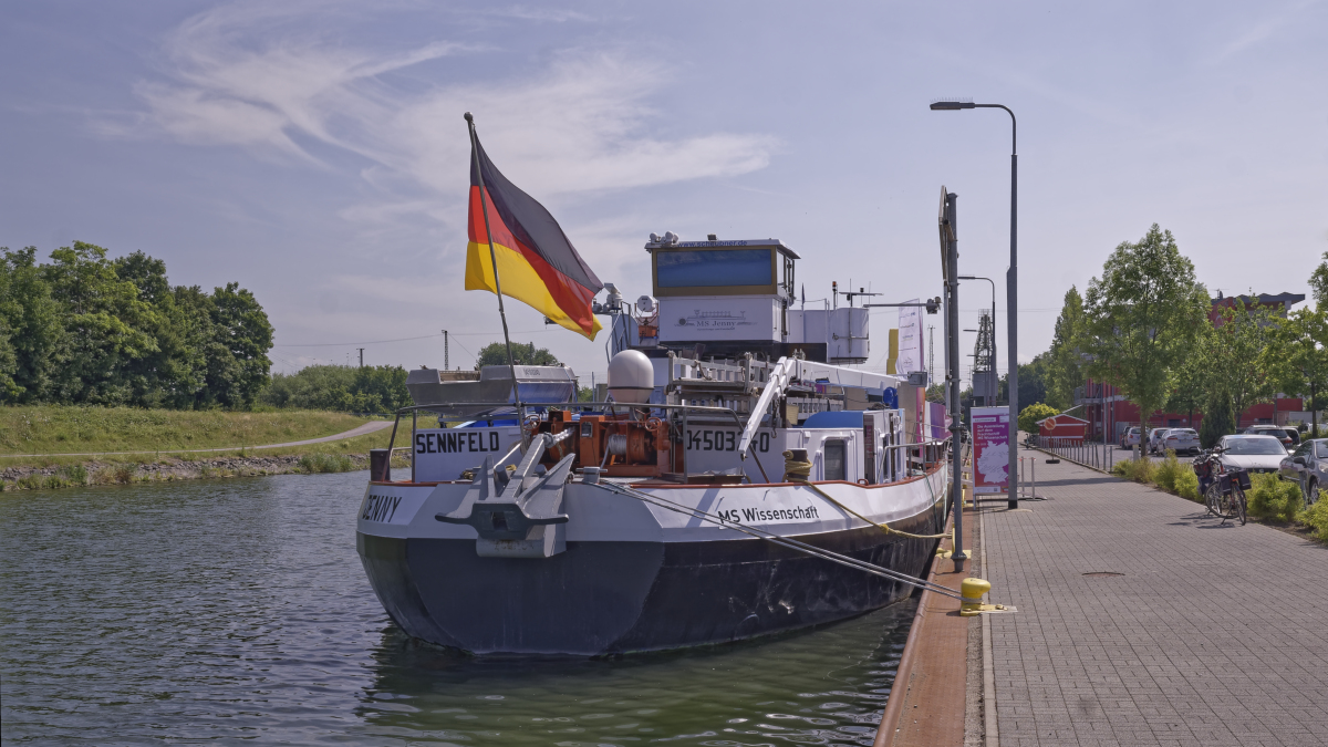 _Z508524_DxOPAxl.jpg