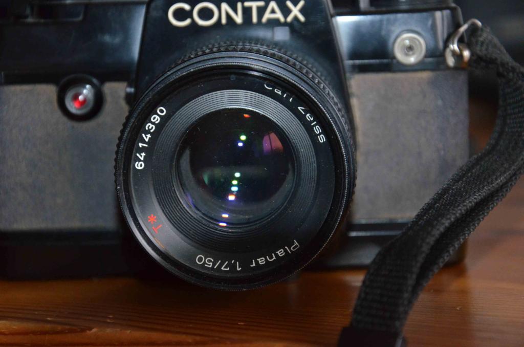Abb. 2 Das Zeiss Objektiv von vorne an der Contaxkamera