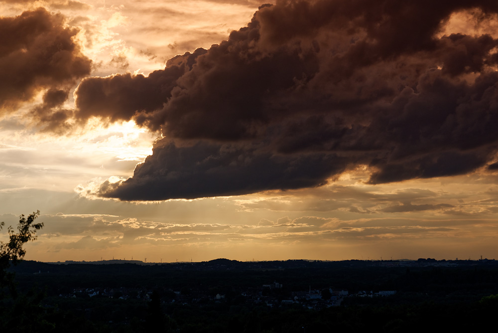Abendhimmel bei Unwetterwarnung