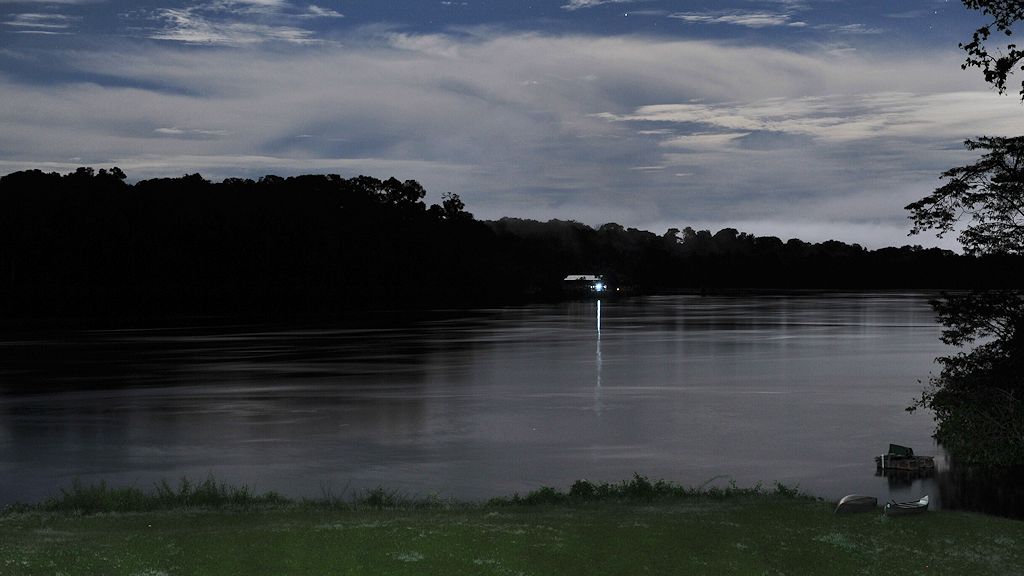 Abends in der Iwokrama River Lodge
Blick auf den Essequibo
0657