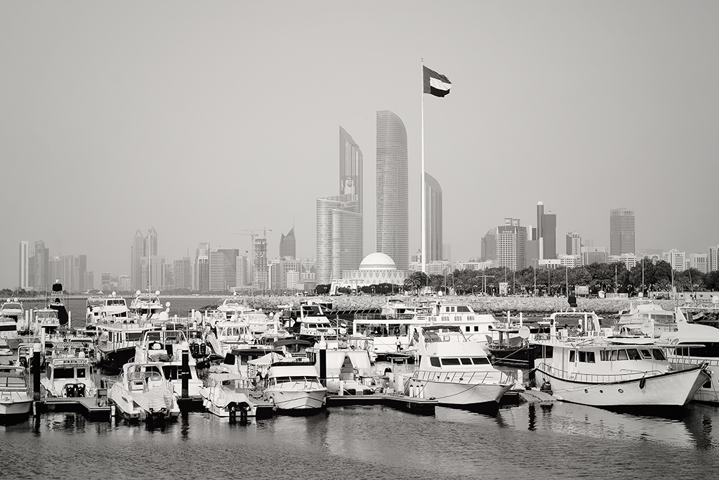 Abu Dhabi 02 008bw a 1024