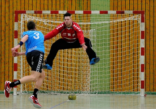 Achte auf den Ball
