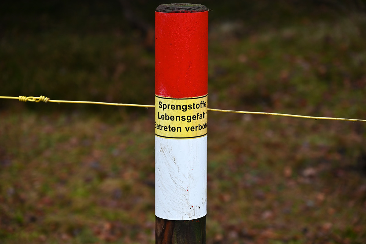 Achtung Sprengstoffe.jpg
