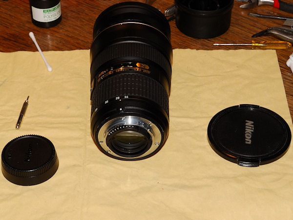 AF-S Nikkor 24-70/2.8G ED:
Fertig repariert, von hinten gesehen.