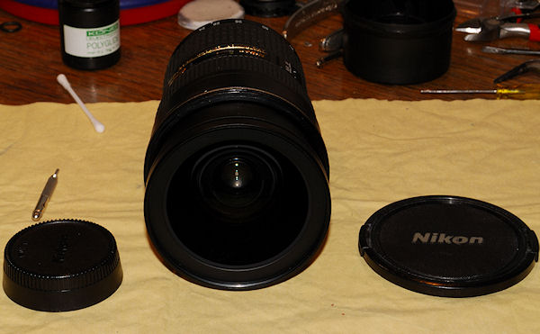 AF-S Nikkor 24-70/2.8G ED:
Fertig repariert, von vorne gesehen.