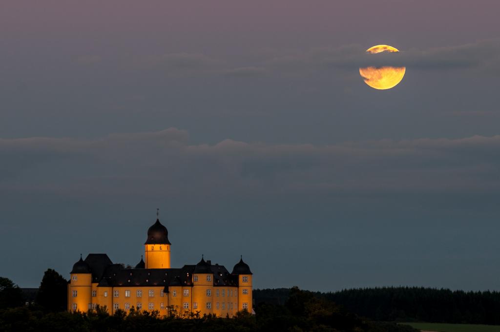 AL6 1707 4 star small, Supermond bei Montabauer