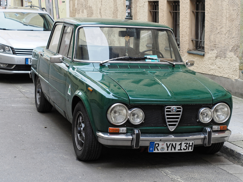 Alfa Romeo Giulia 1300 TI - 1.jpg