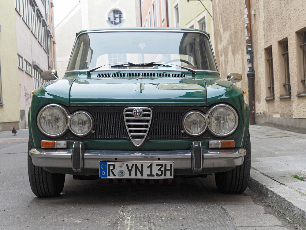 Alfa Romeo Giulia 1300 TI - 3.jpg