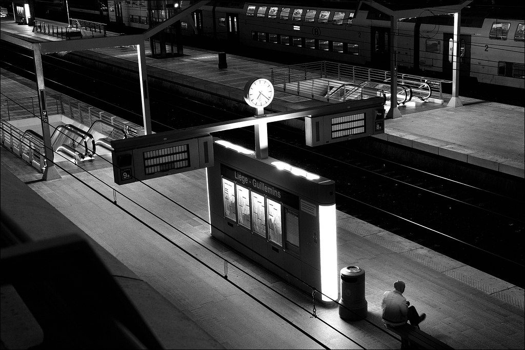 Allein auf´m Bahnhof II