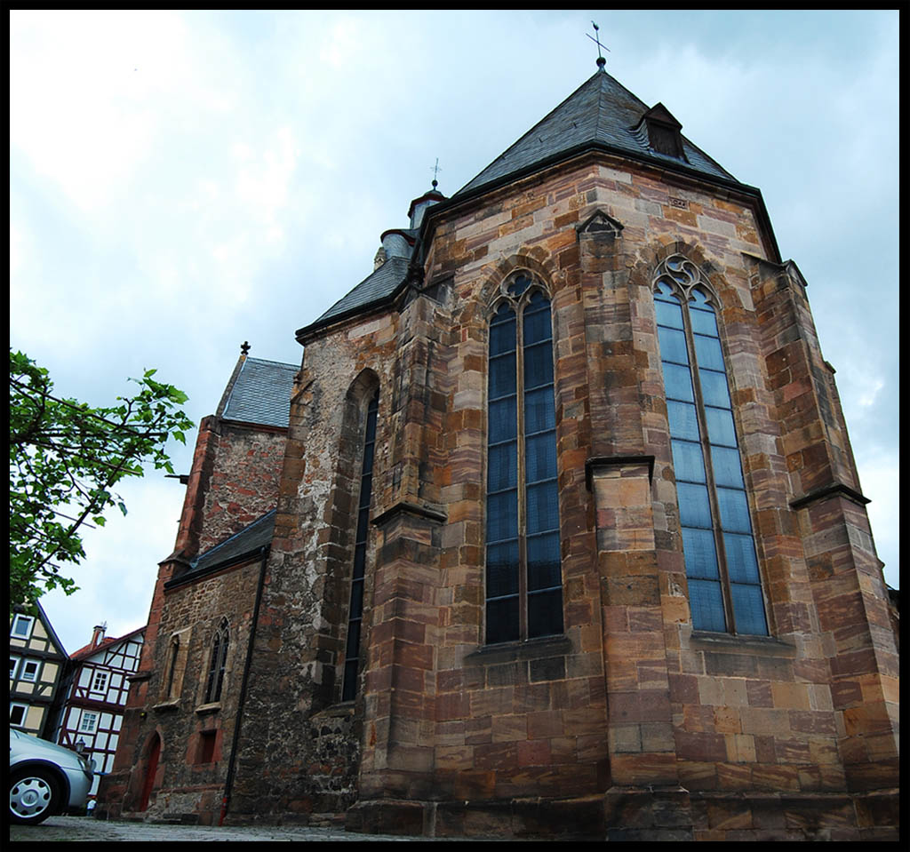 Alte Kirche
-----------
Nikon D40 + AF-S NIKKOR 18-55 1:3 5-5.6 G II ED (KIT)
------------------------------------------------------
Leider verringert