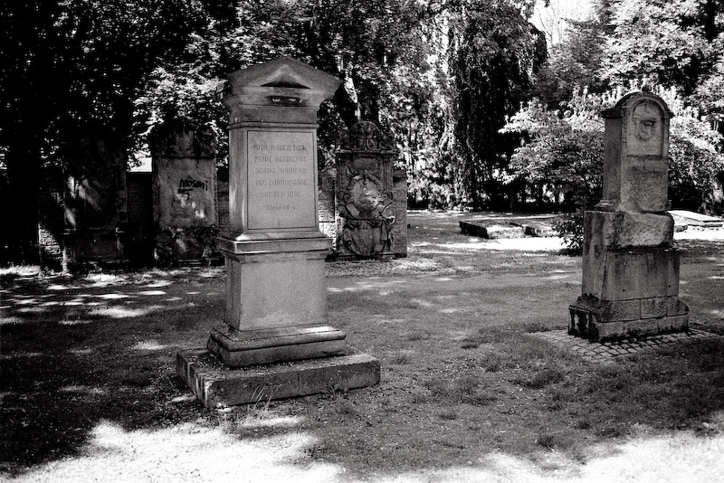 Alter Friedhof 10