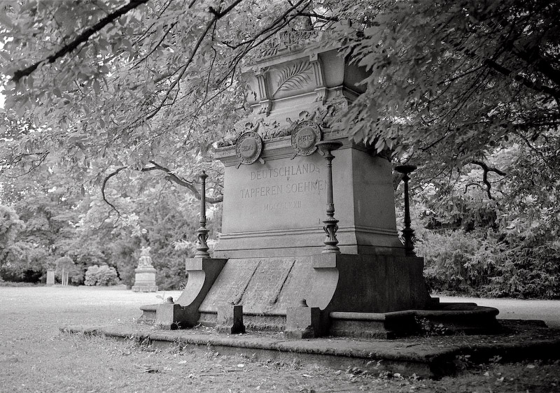 Alter Friedhof 25