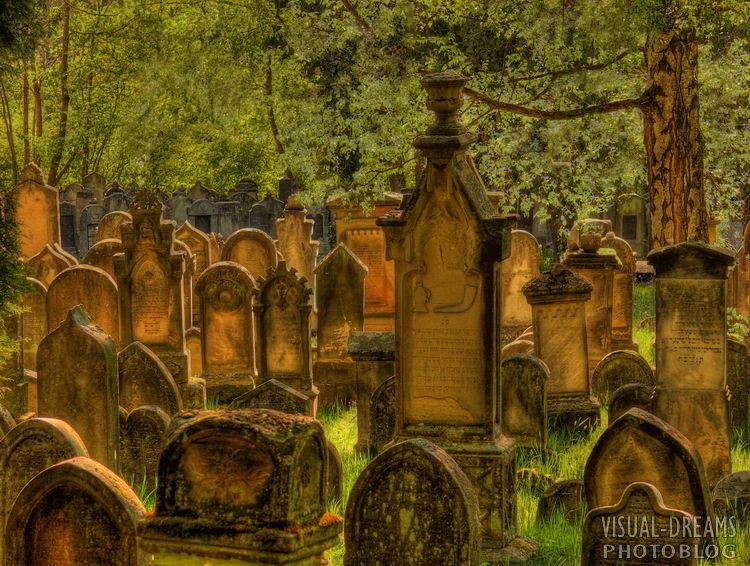 Alter Judenfriedhof 2