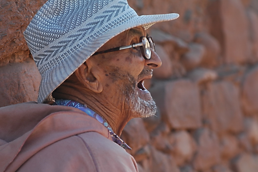 Alter Mann in Bergsiedlung, Atlas-Gebirge/Marokko