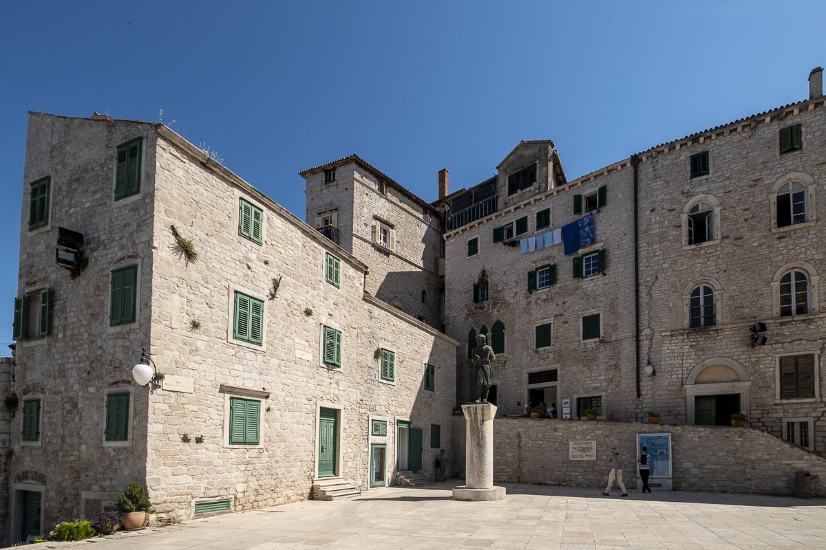 Altstadt Sibenik3.jpg