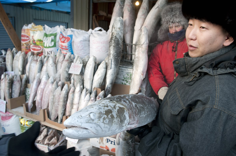 Am Fischmarkt von Jakutsk