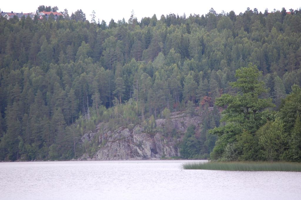 Am See Gjersjøen an der alten E18 (Gamle Mossevei)