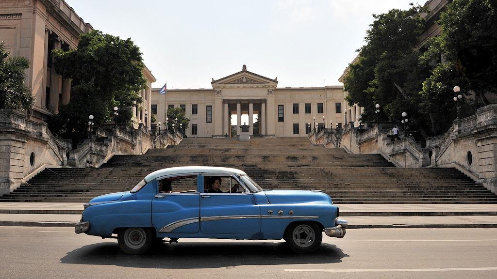 An der Universität
Buick Roadmaster 4 door Sedan 1952 (es fehlt ein wenig Chrom)
3661