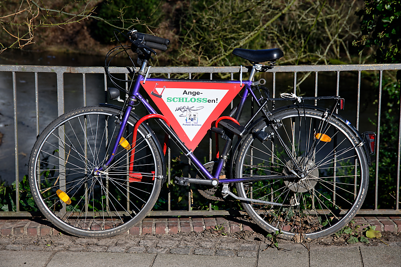 AngeSCHLOSSen.jpg
