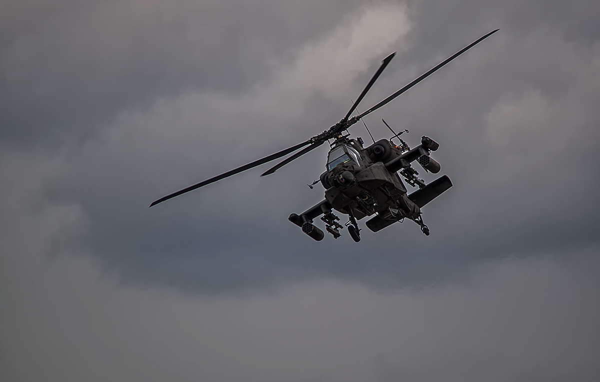 Apache AH 64 - 6.jpg