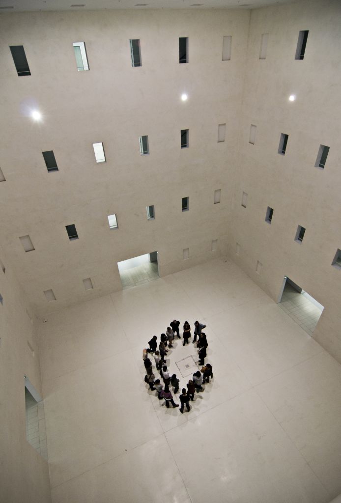Atrium 4