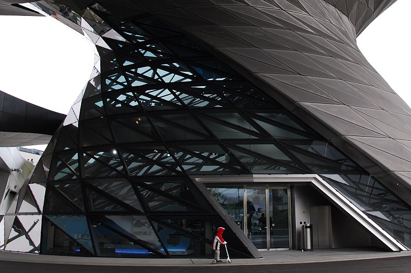 auch ohne Auto geht es in die BMW-Welt