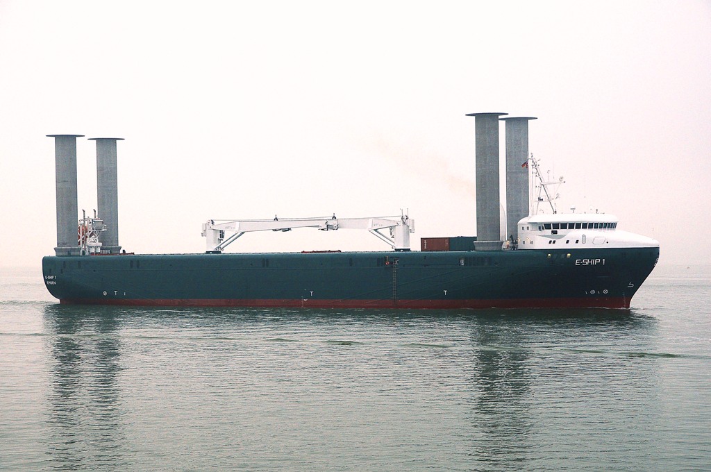 Auf der Ems zw Borkum und Eemshaven: 
E-Ship 1, Prototyp von Enercon mit modernem 'Segelantrieb' (rotierende Zylinder) MHX 6980AKFTUSMx