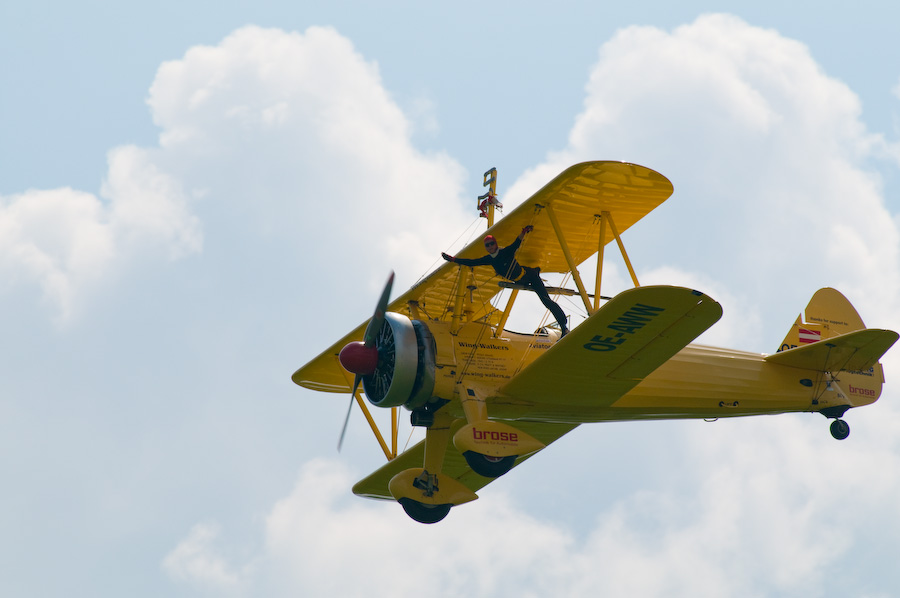 Augsburg Airshow, Peggy Krainz mit Lady Wingwalking