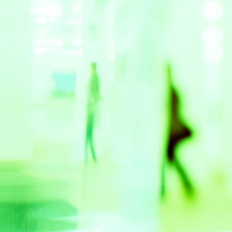 Ausstellung mit Besuch, aufgenommen in der Stadtgalerie Kiel im Mai 2011