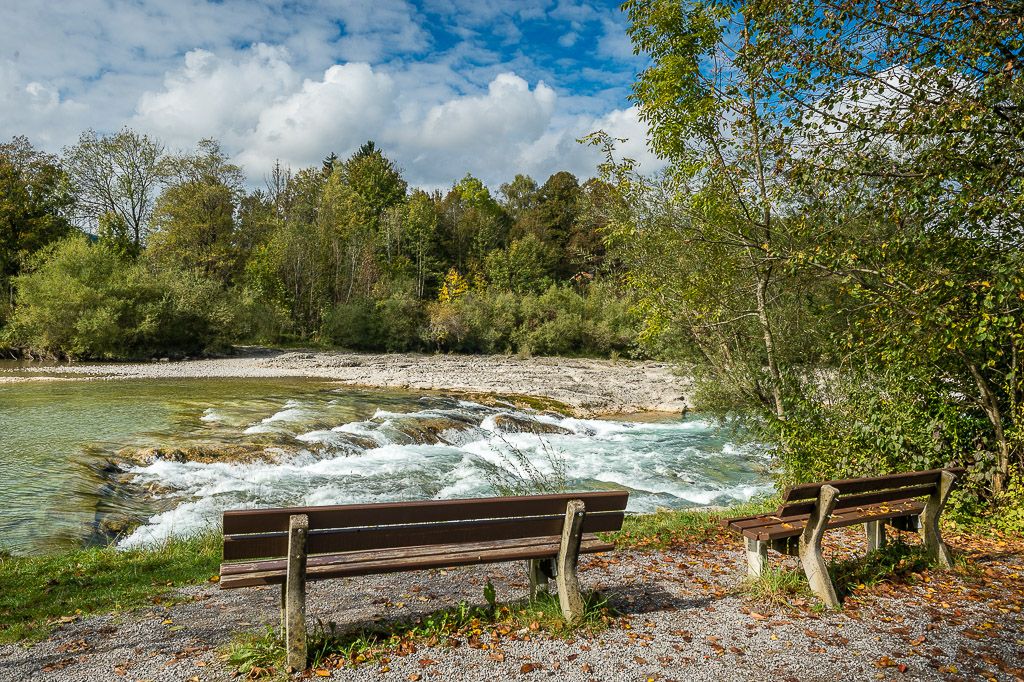 Bänke an der Isar