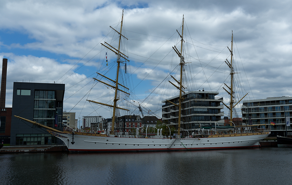 B0000883 Schulschiff Deutschland.jpg